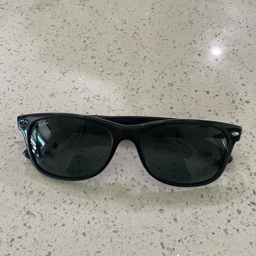 Ray-Ban Classic Black Sunglasses